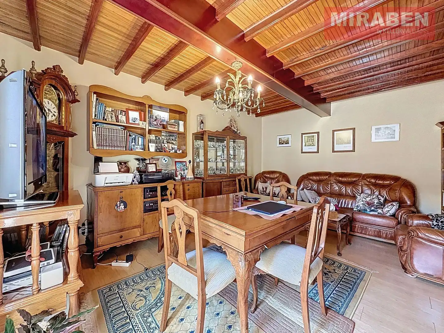 Menjador de Finca rústica en venda en Rianxo amb Calefacció, Jardí privat i Moblat