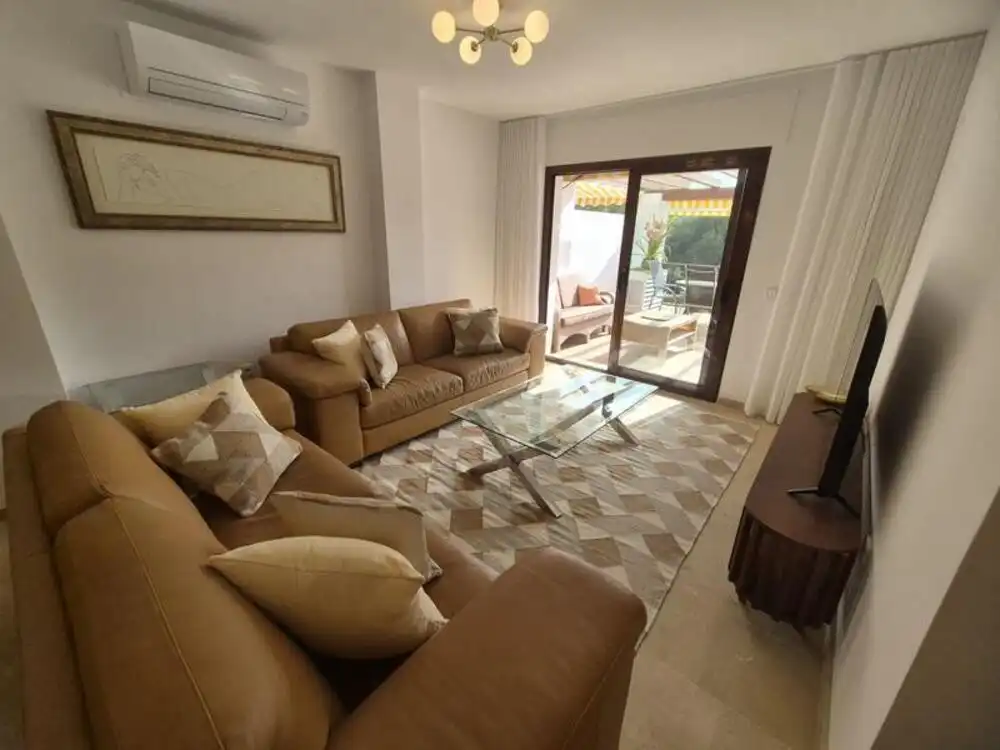 Sala d'estar de Apartament de lloguer en Marbella amb Aire condicionat, Terrassa i Traster