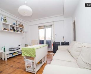Bedroom of Apartment to share in  Valencia Capital  with Air Conditioner and Terrace