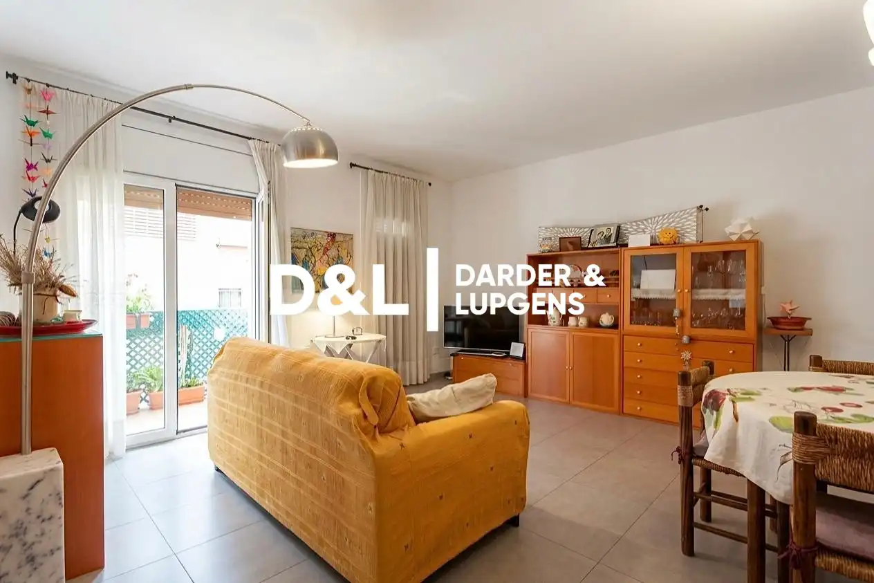 Sala de estar de Piso en venta en Vilanova i la Geltrú con Calefacción, Trastero y Balcón