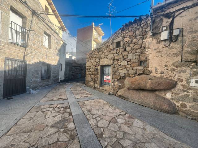 Casa adosada en Venta en Plaza Mayor en Navarredondilla