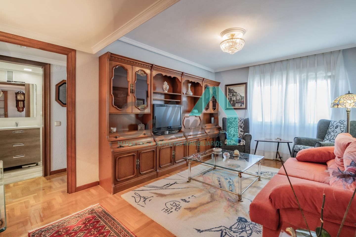 Living room of Flat to rent in Oviedo   with Heating, Parquet flooring and Furnished