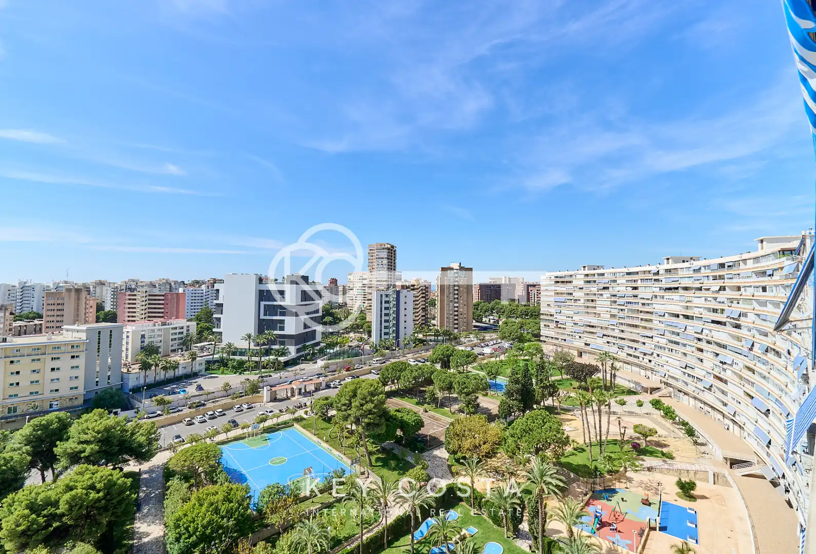 Vista exterior de Piso en venta en Alicante / Alacant con Aire acondicionado, Terraza y Amueblado