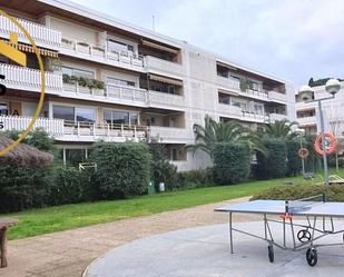 Vista exterior de Àtic en venda en Cabrils amb Calefacció, Jardí privat i Terrassa