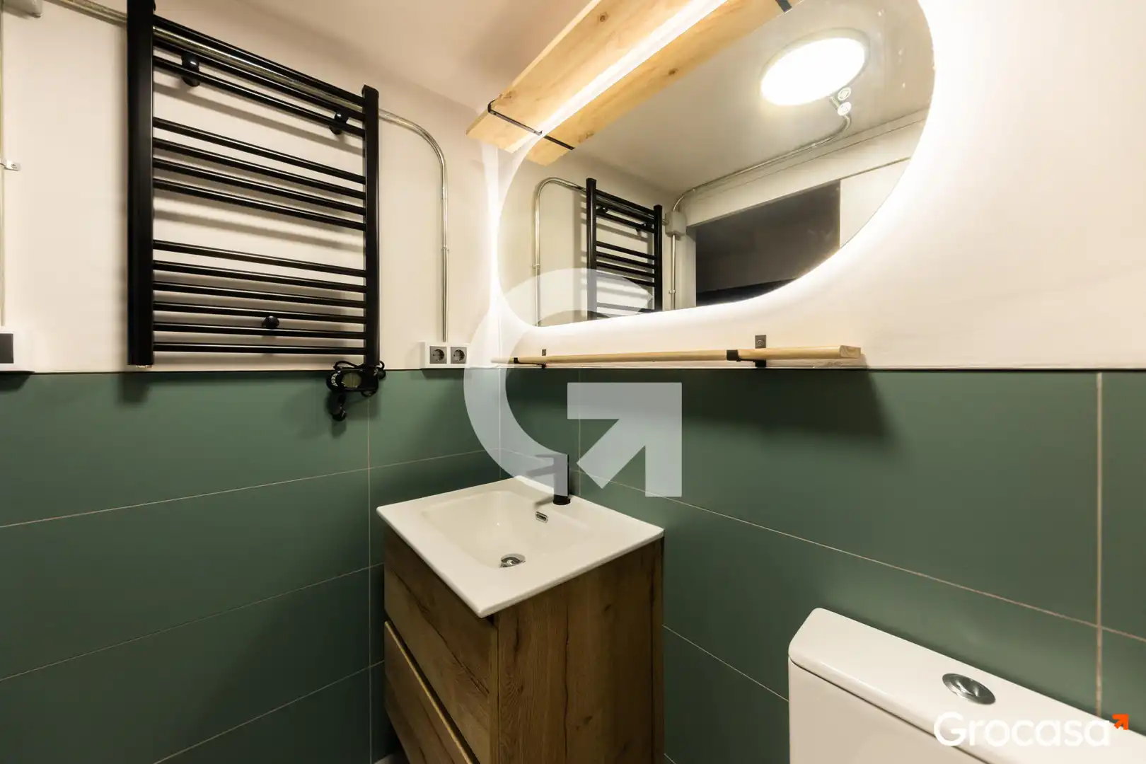 Bathroom of Flat for sale in Barcelona  with Heating, Oven and Washing machine