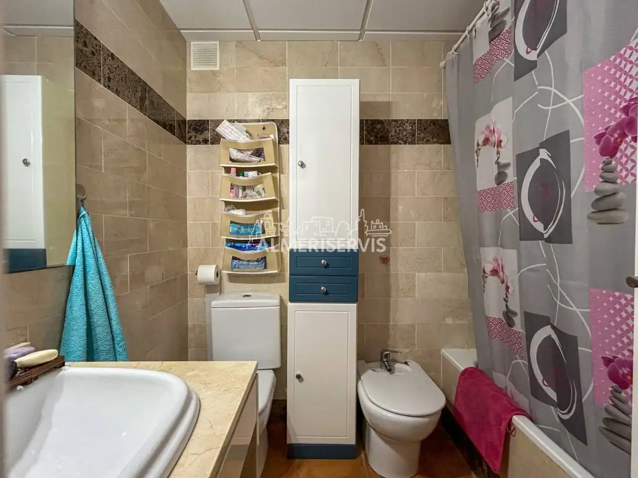 Baño de Piso de alquiler en El Ejido con Terraza, Amueblado y Piscina comunitaria