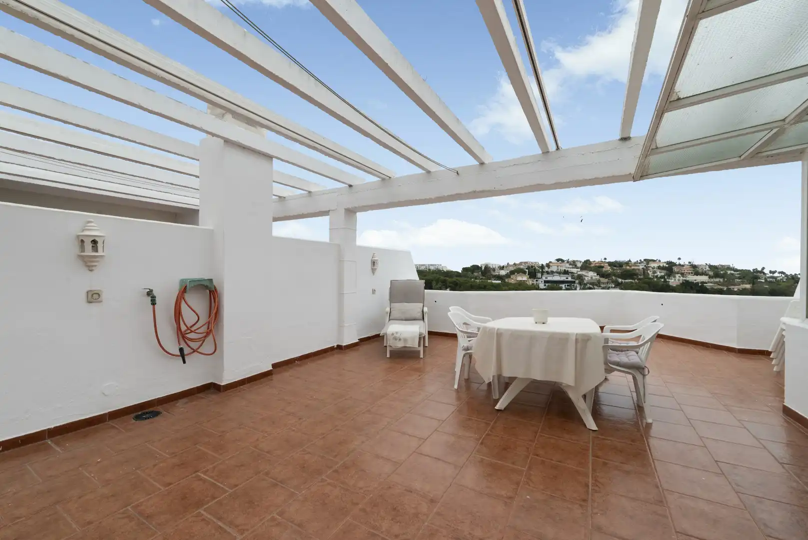 Terrassa de Casa adosada en venda en Benalmádena amb Terrassa, Piscina i Moblat