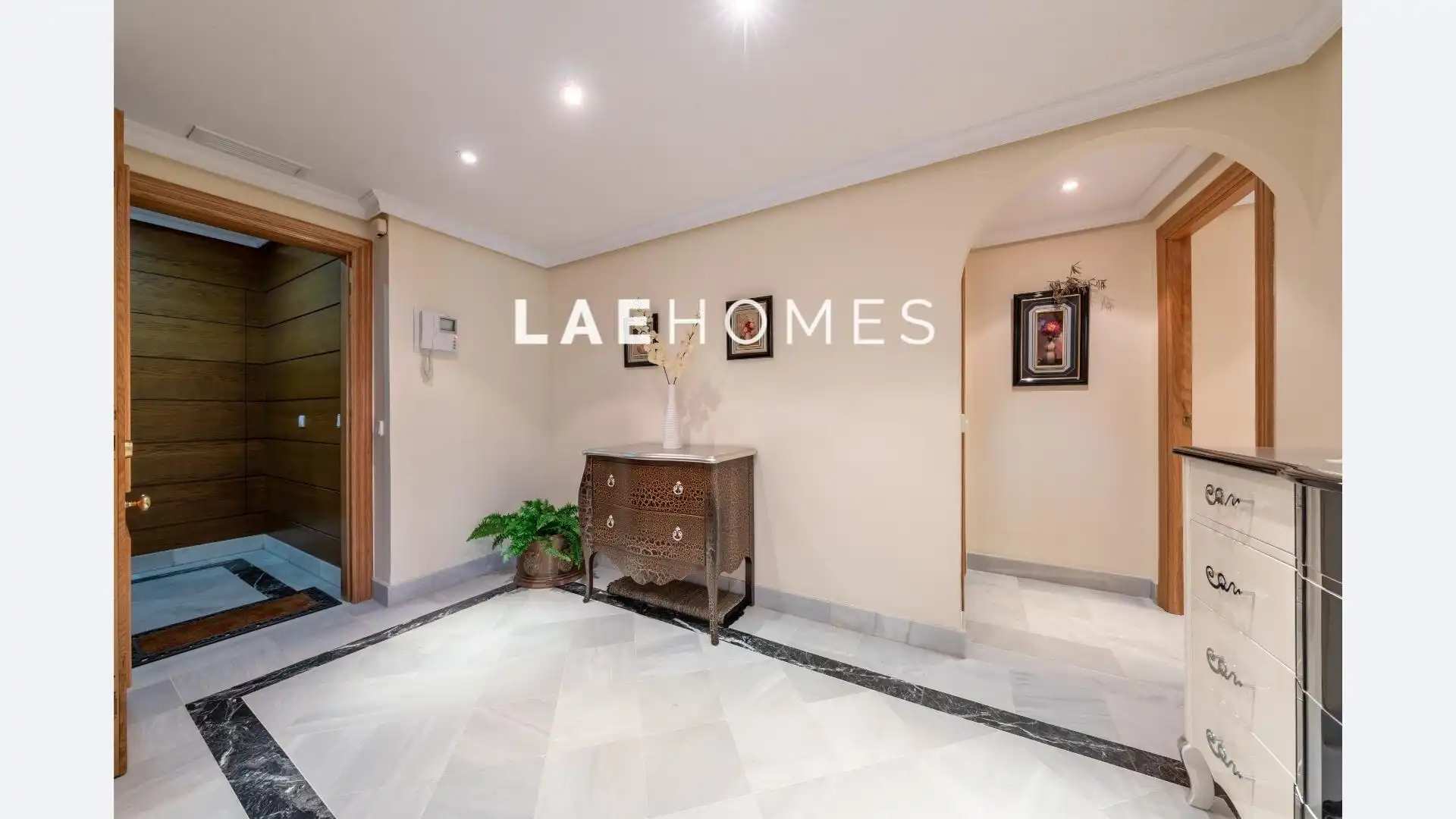 Exterior view of Apartments for sale in Marbella  with Air Conditioner, Heating and Terrace