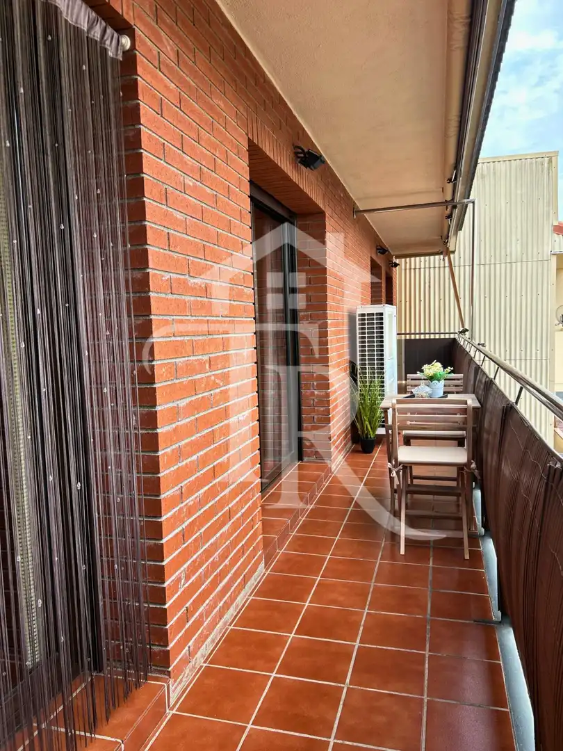 Terrasse von Dachboden zum Verkauf in Rubí mit Klimaanlage, Heizung und Terrasse