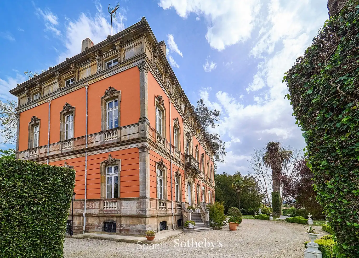 Vista exterior de Casa o xalet en venda en Gijón  amb Calefacció, Jardí privat i Terrassa