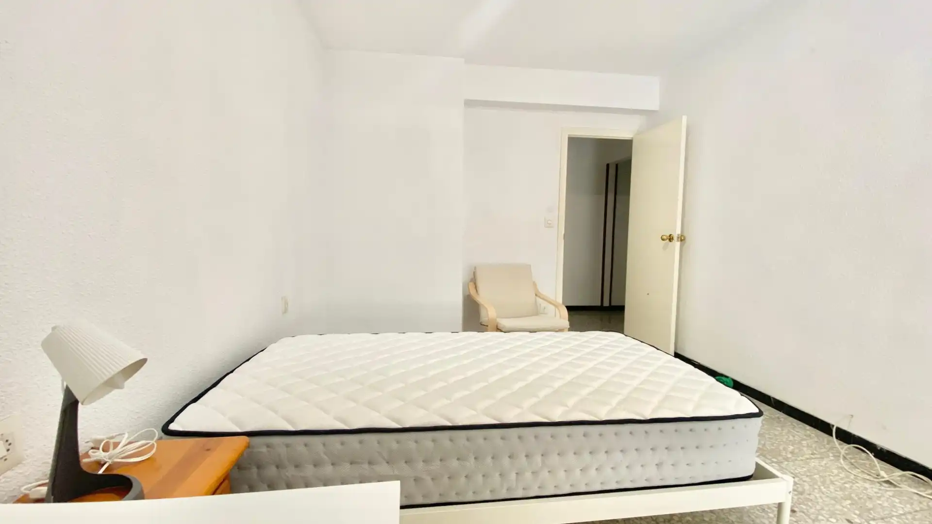 Dormitori de Apartament de lloguer en Florida - Ciudad de Asís