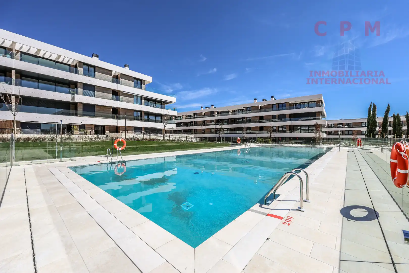 Swimming pool of Flat for rent in La Moraleja  with Air Conditioner, Heating and Private garden