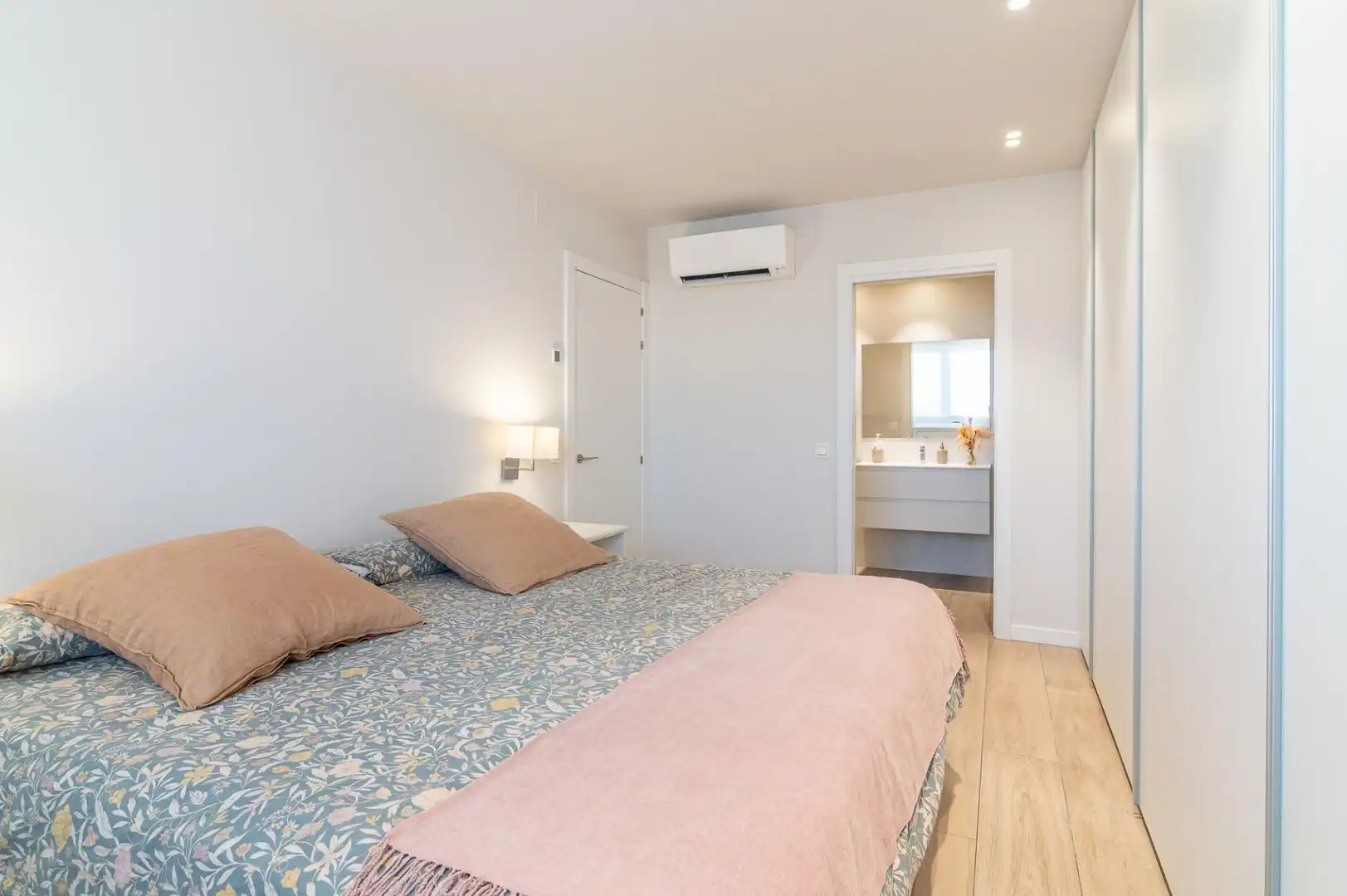 Bedroom of Flat for sale in Aranguren  with Air Conditioner, Heating and Terrace