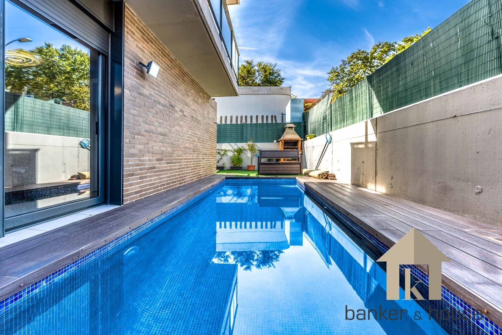 Swimming pool of Flat for sale in Cerdanyola del Vallès  with Air Conditioner, Heating and Private garden