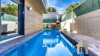 Piscina de Pis en venda en Cerdanyola del Vallès amb Aire condicionat, Terrassa i Piscina