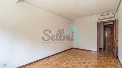 Foto 4 de Piso en venta en Jerónimo Ibrán, Milán - Pumarín, Oviedo