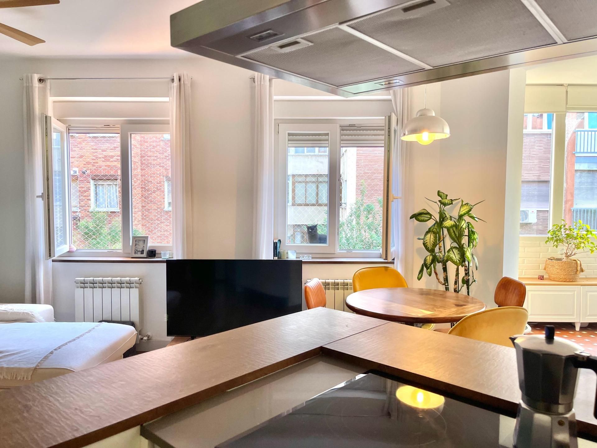 Dining room of Apartment for sale in  Madrid Capital  with Air Conditioner and Heating
