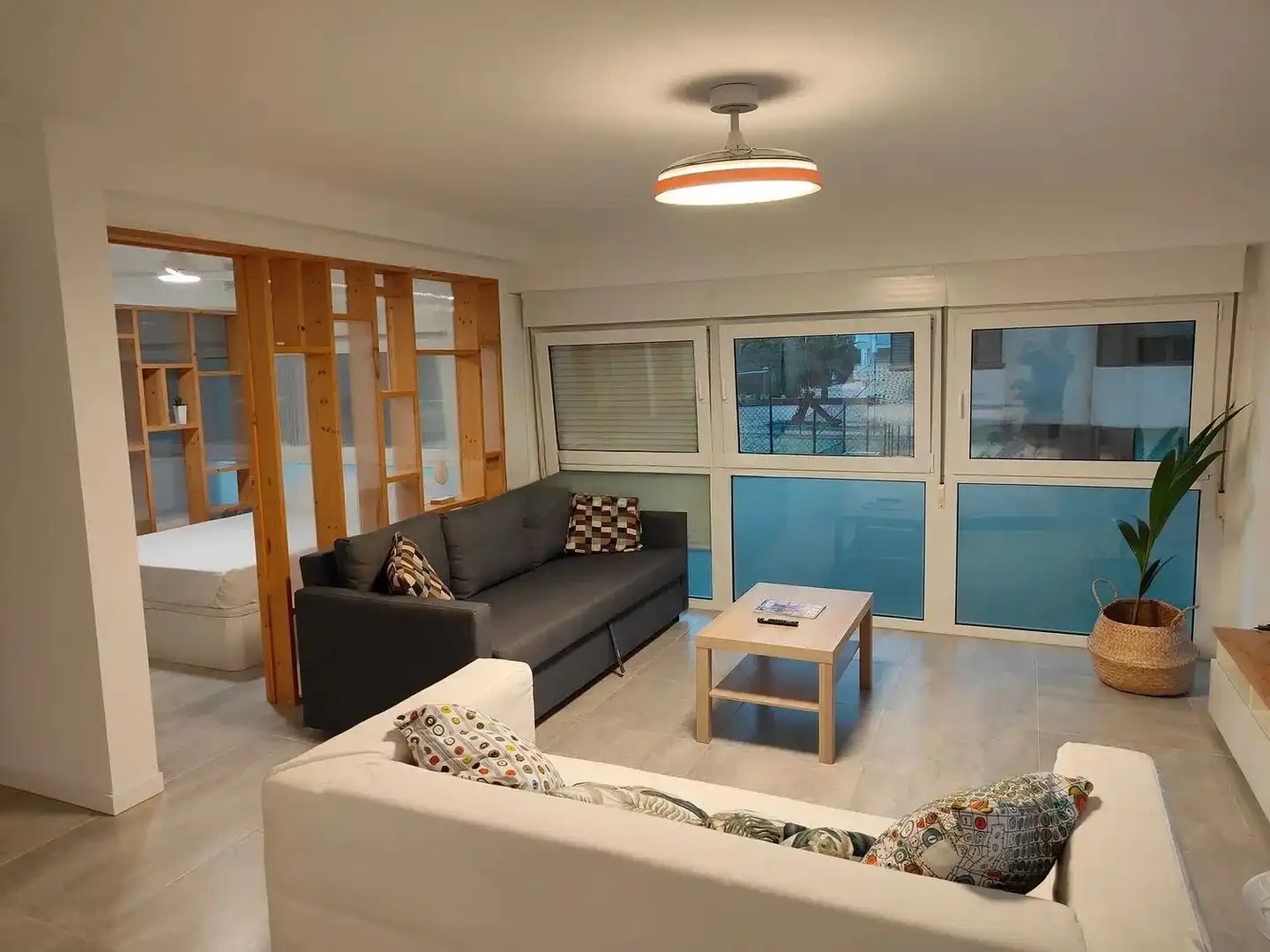 Sala d'estar de Pis de lloguer en Alicante / Alacant amb Aire condicionat, Calefacció i Piscina