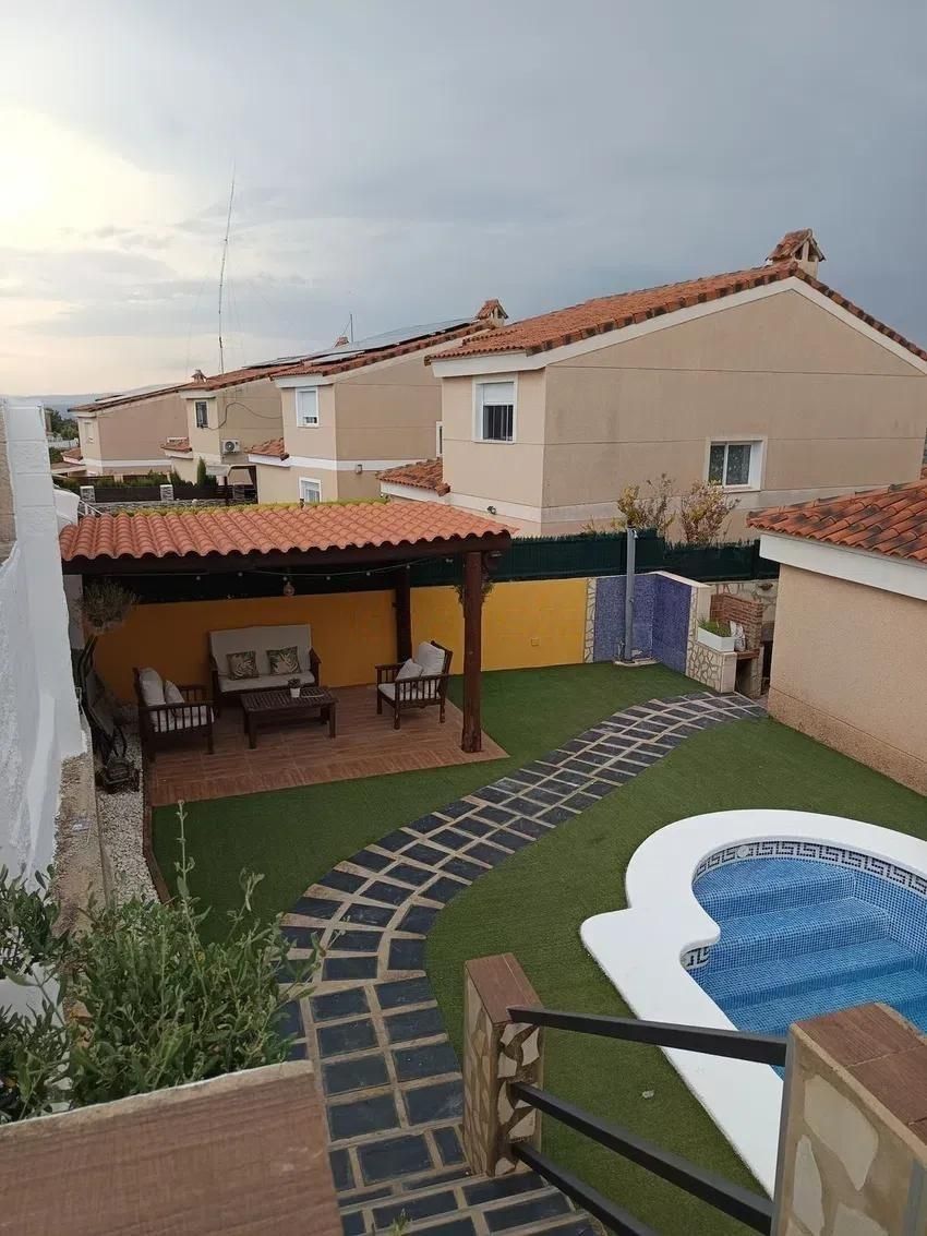 Piscina de Casa o chalet en venta en Chiva con Aire acondicionado, Terraza y Balcón