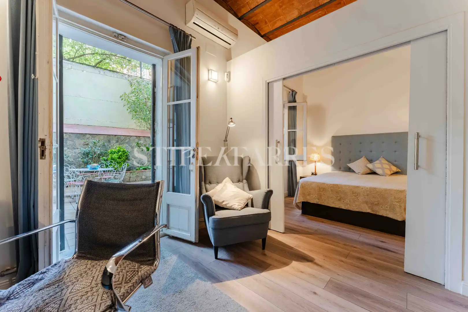 Habitación de Piso de alquiler en Barcelona con Calefacción, Terraza y Amueblado