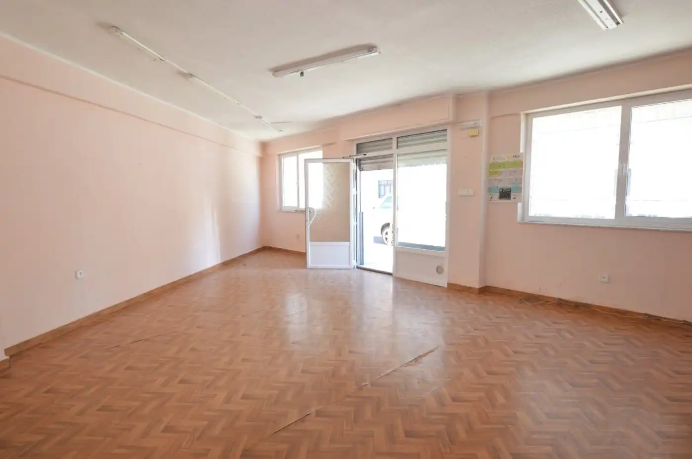 Local comercial en alquiler en Plaza de Toros - Avenida Chapí - Trinquete, imagen 2
