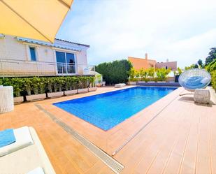 Piscina de Casa o xalet en venda en Torrevieja amb Aire condicionat, Calefacció i Jardí privat