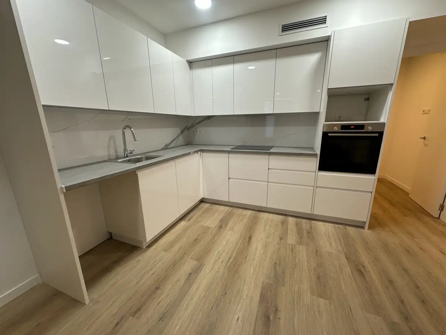 Cocina de Planta baja en venta en Vilanova i la Geltrú con Aire acondicionado, Calefacción y Parquet