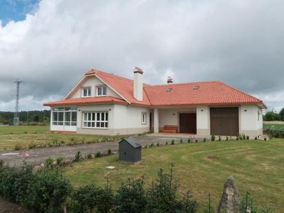 Vista exterior de Casa o xalet en venda en Irixoa amb Calefacció