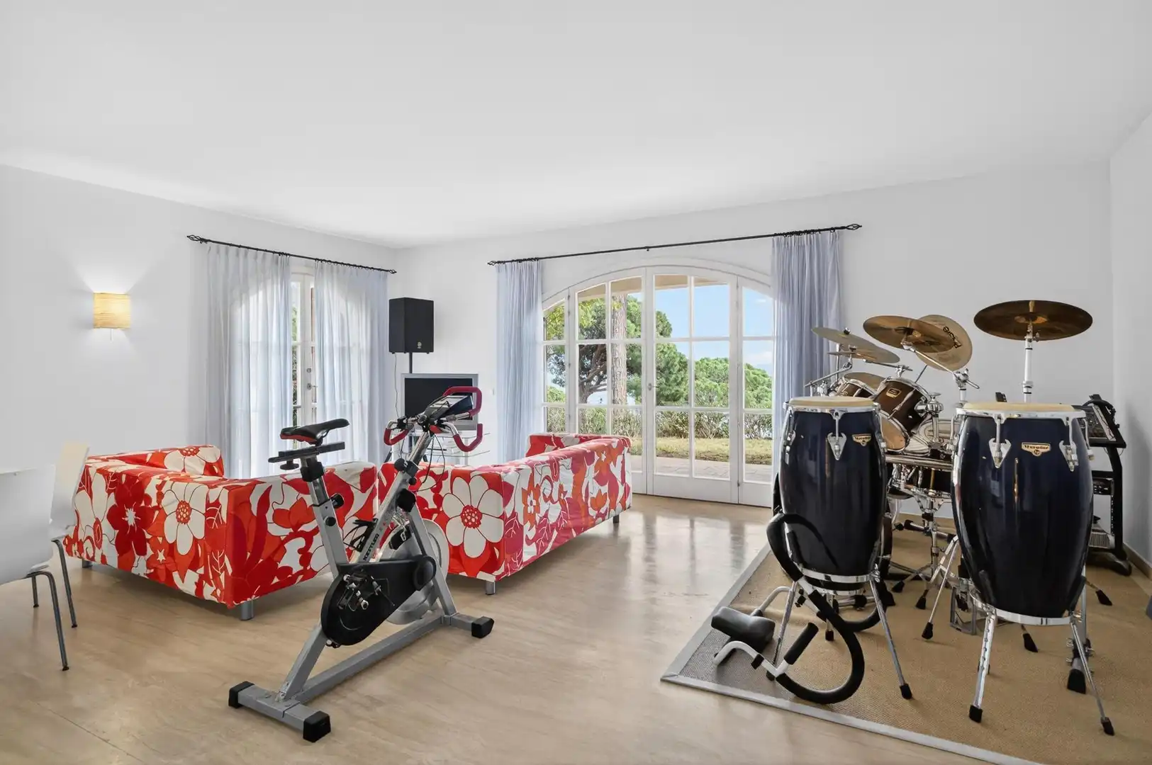 Sala de estar de Casa o chalet en venta en Sant Feliu de Guíxols con Aire acondicionado, Jardín privado y Parquet