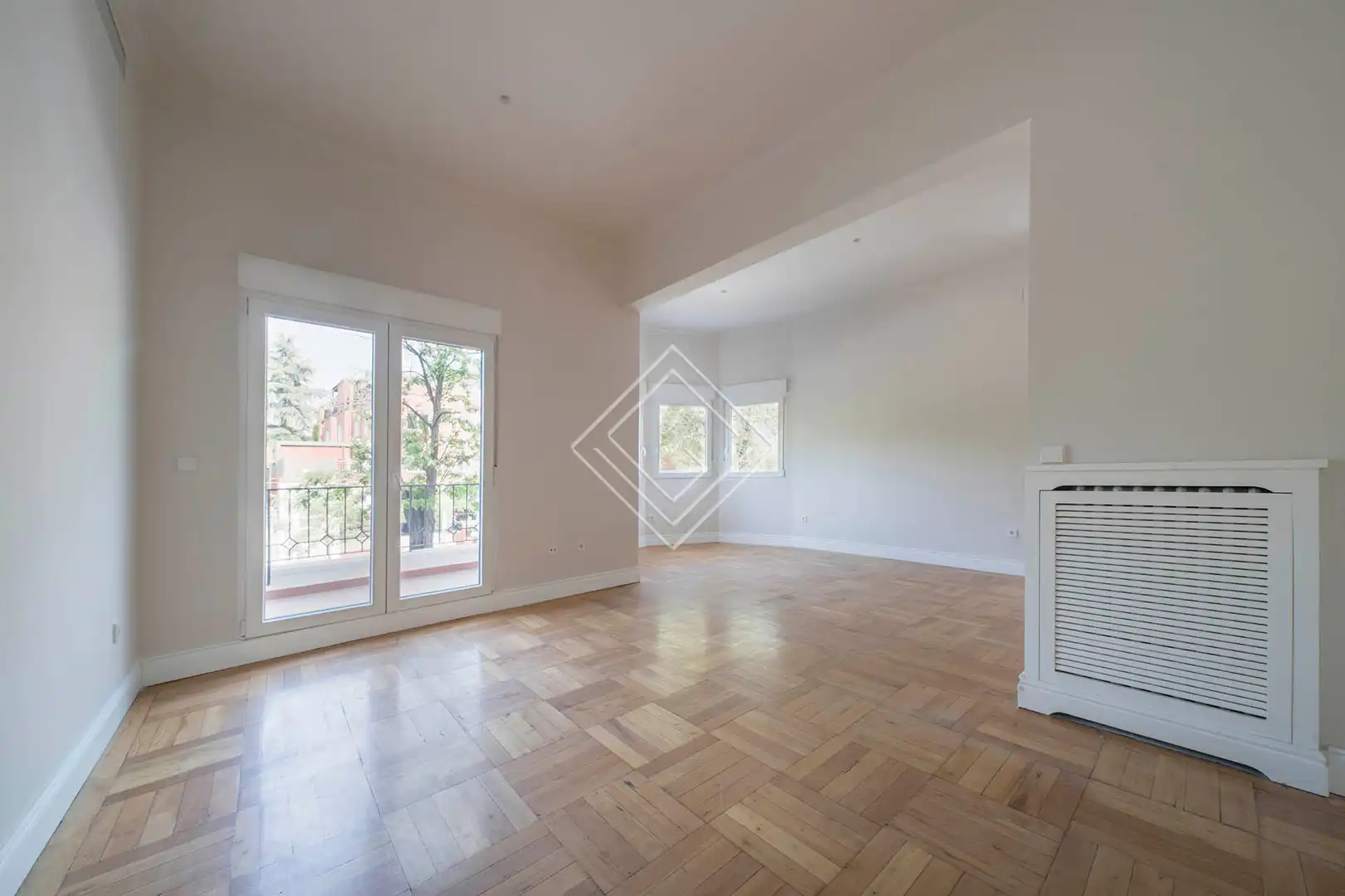 Living room of Flat for rent in Madrid  with Air Conditioner, Heating and Storage room