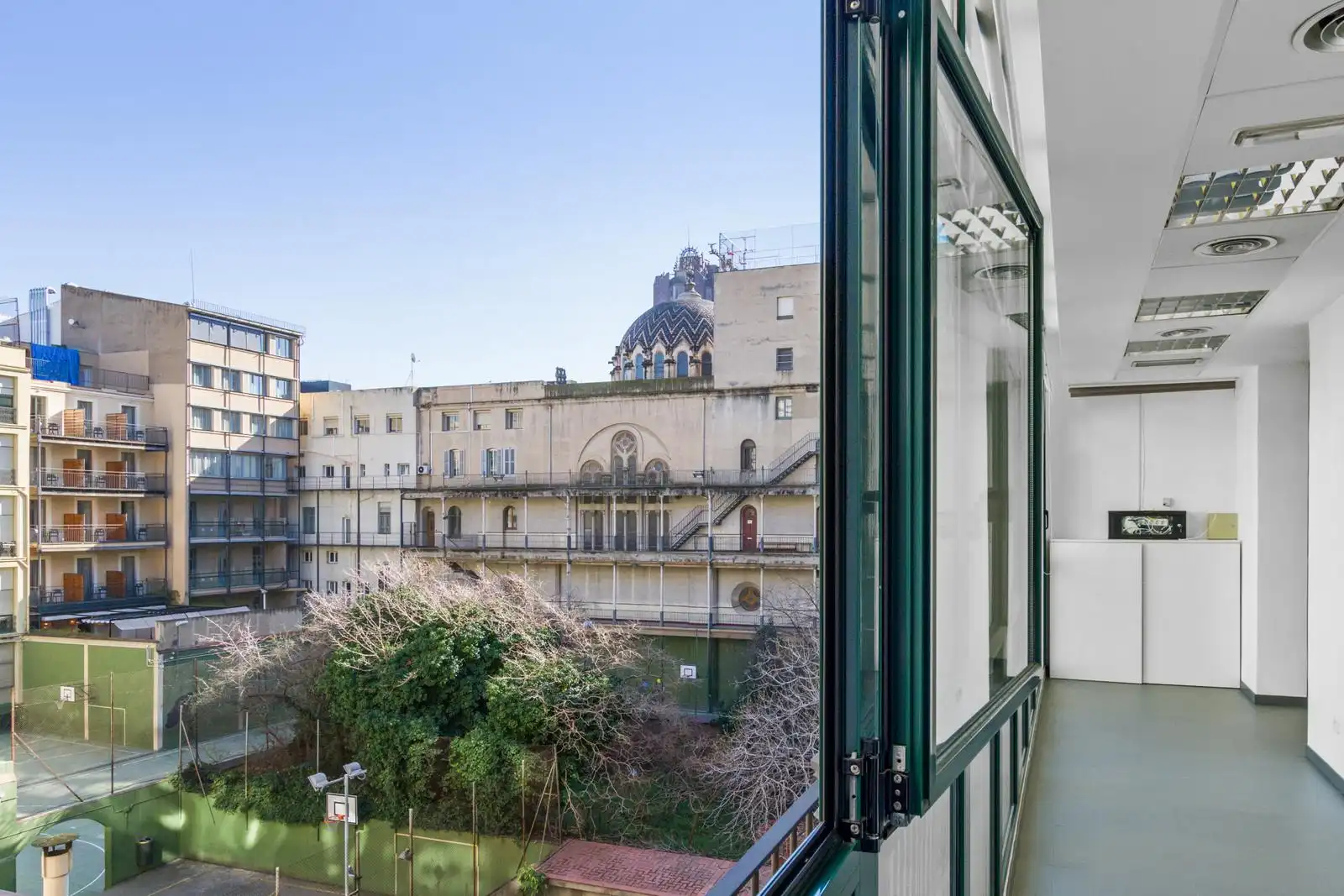 Vista exterior de Oficina de alquiler en Barcelona con Aire acondicionado
