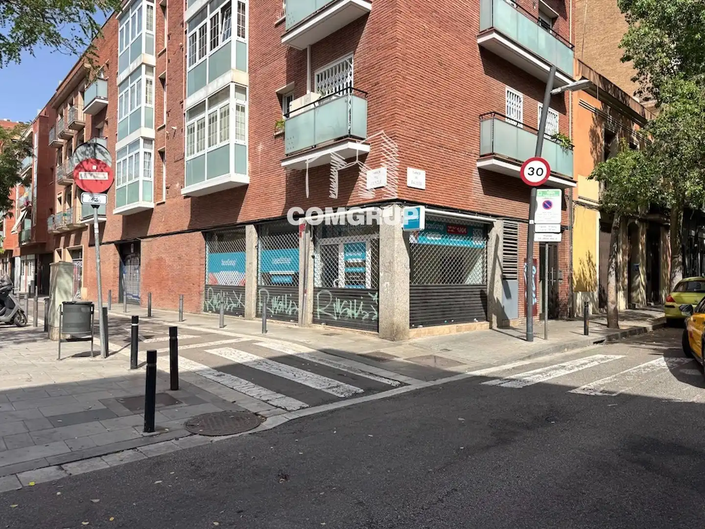 Außenansicht von Geschaftsraum zur Miete in Barcelona mit Klimaanlage