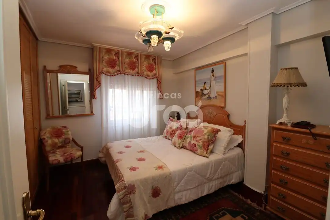 Habitación de Ático en venta en Santurtzi  con Calefacción, Terraza y Amueblado