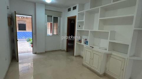 Foto 2 de Piso de alquiler en San Julián, Sevilla