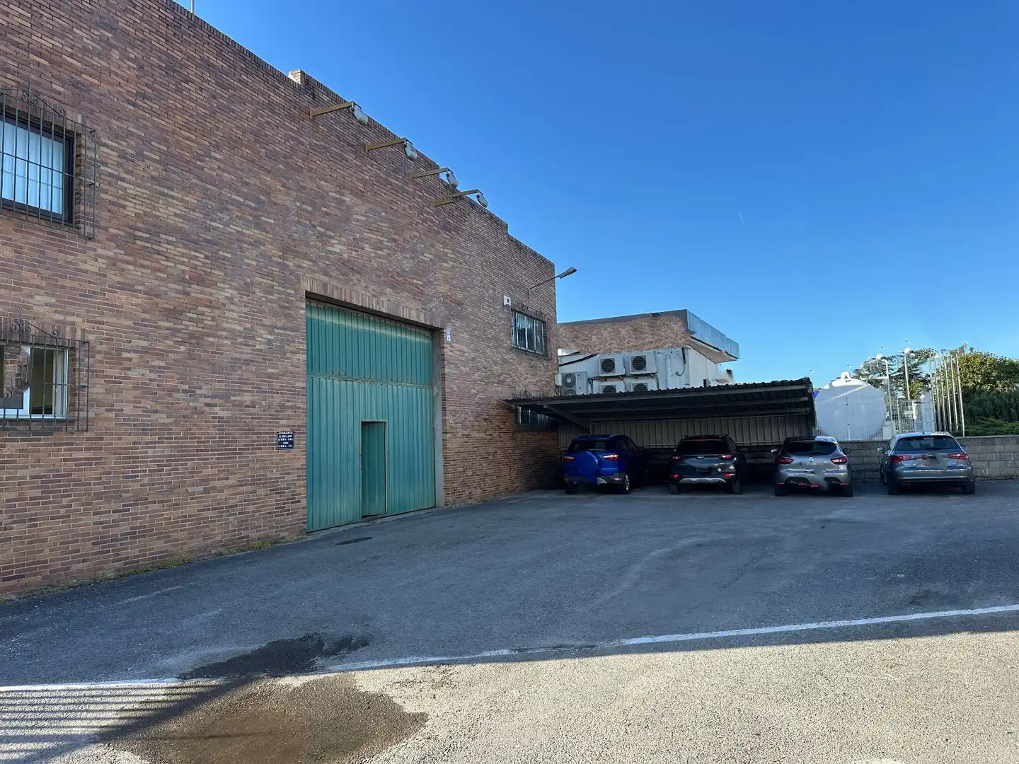 Vista exterior de Nave industrial en venta en Cartes