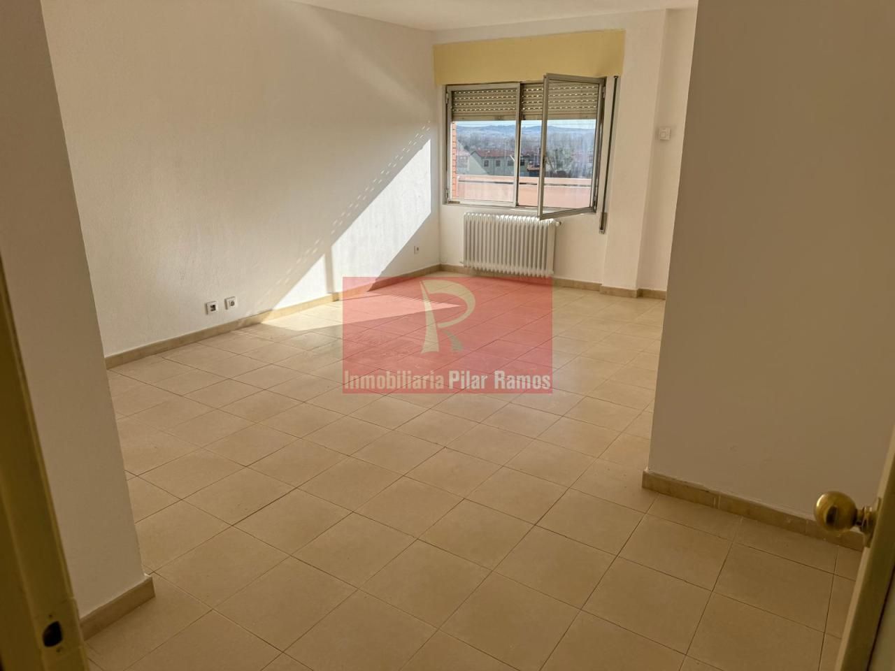 Sala de estar de Piso en venta en Santovenia de la Valdoncina con Calefacción, Terraza y Trastero