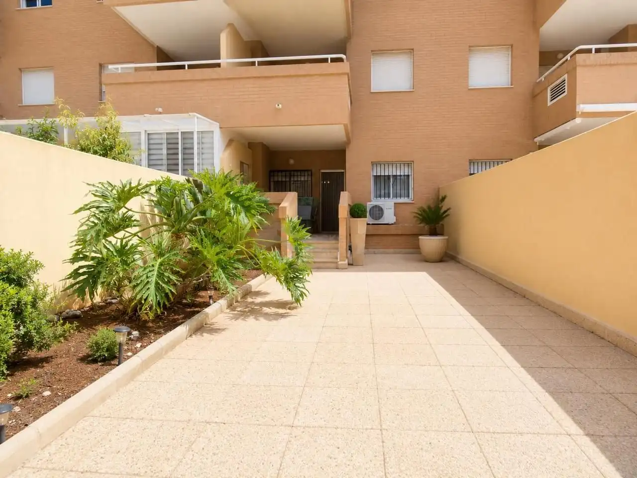 Vista exterior de Planta baja en venta en Oropesa del Mar / Orpesa con Aire acondicionado, Terraza y Trastero