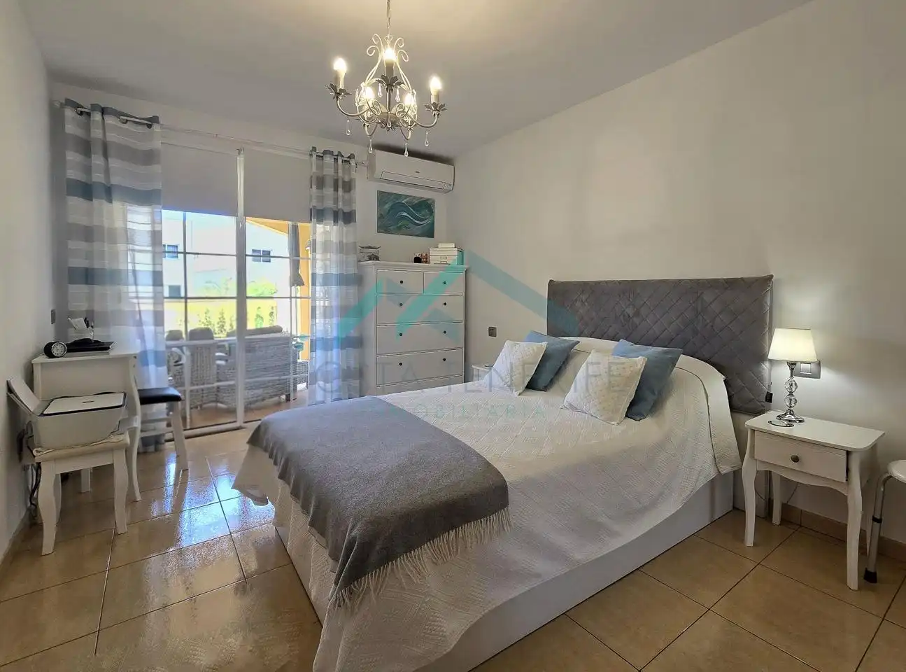 Schlafzimmer von Erdgeschoss zum Verkauf in Arona mit Klimaanlage, Terrasse und Möbliert