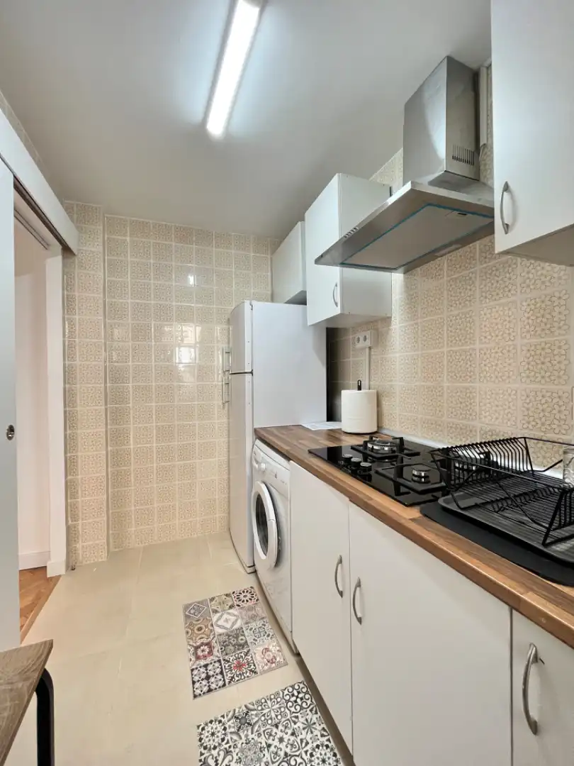 Küche von Wohnung zur untervermieten in Madrid mit Klimaanlage, Terrasse und Möbliert