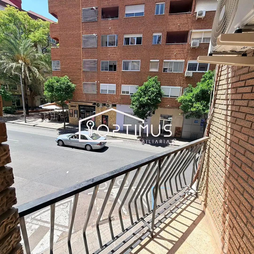 Apartament amb terrassa en venda a Carrer de Salvador Almenar 7, imagen 5
