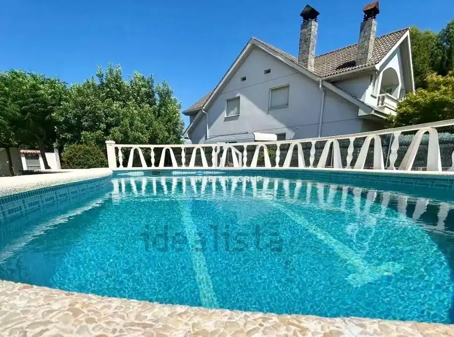 Swimming pool of Houses for sale in Valls  with Heating, Private garden and Storage room