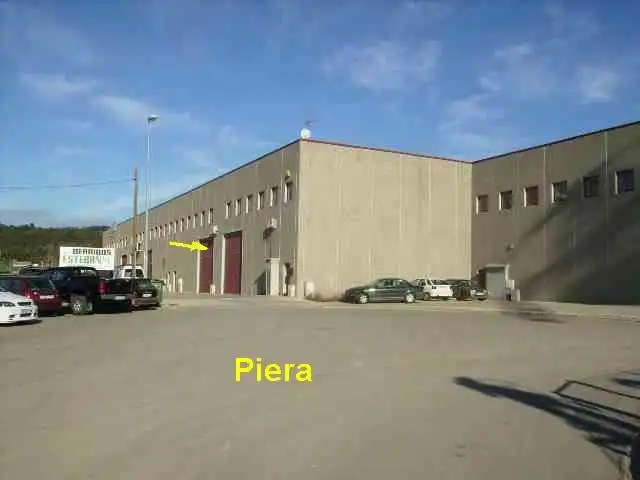 Industrial building to rent in Copèrnic 40