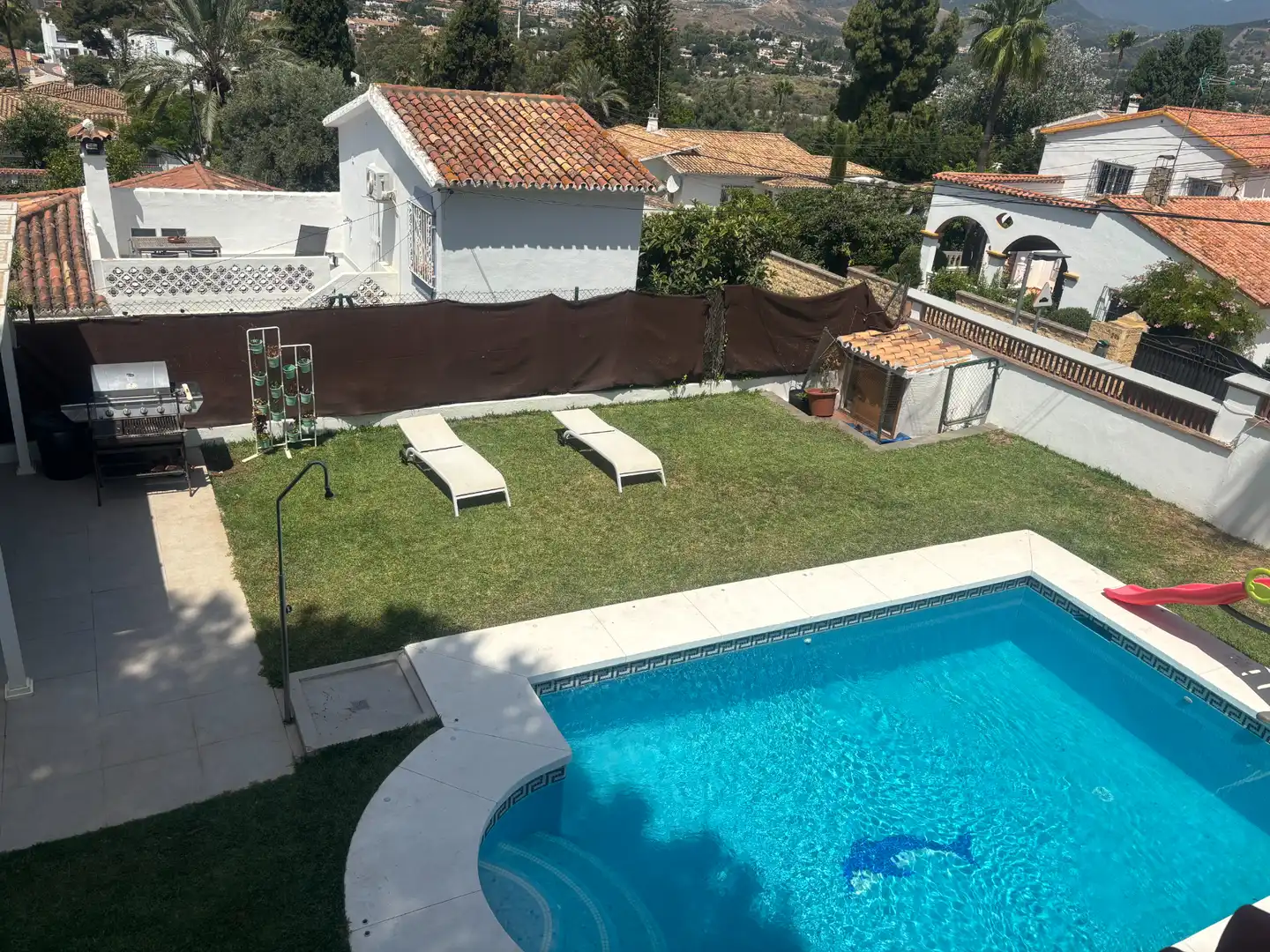 Schwimmbecken von Haus oder Chalet zum Verkauf in Marbella mit Klimaanlage, Heizung und Privatgarten