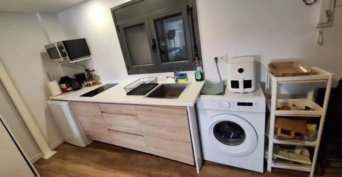 Cuina de Estudi de lloguer en Sabadell amb Moblat, Rentadora i Microones