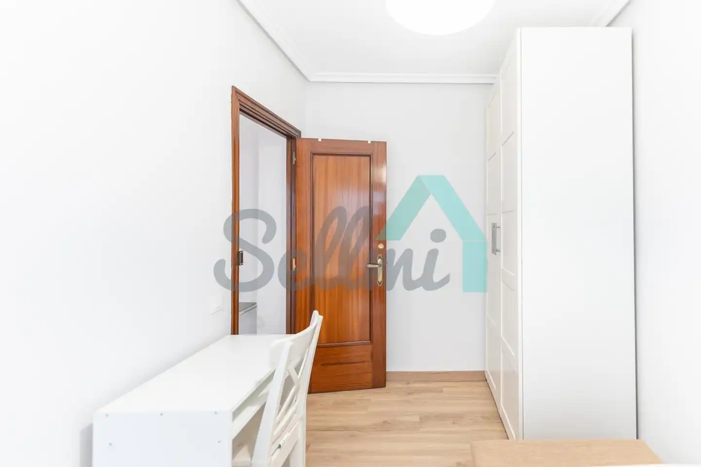 Habitación de Piso de alquiler en Oviedo  con Calefacción, Terraza y Amueblado
