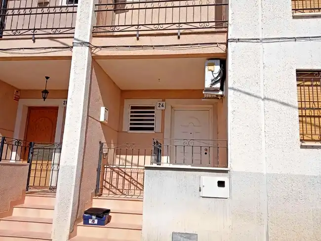 Casa adosada en venda a Av. San isidro, Caravaca de la Cruz