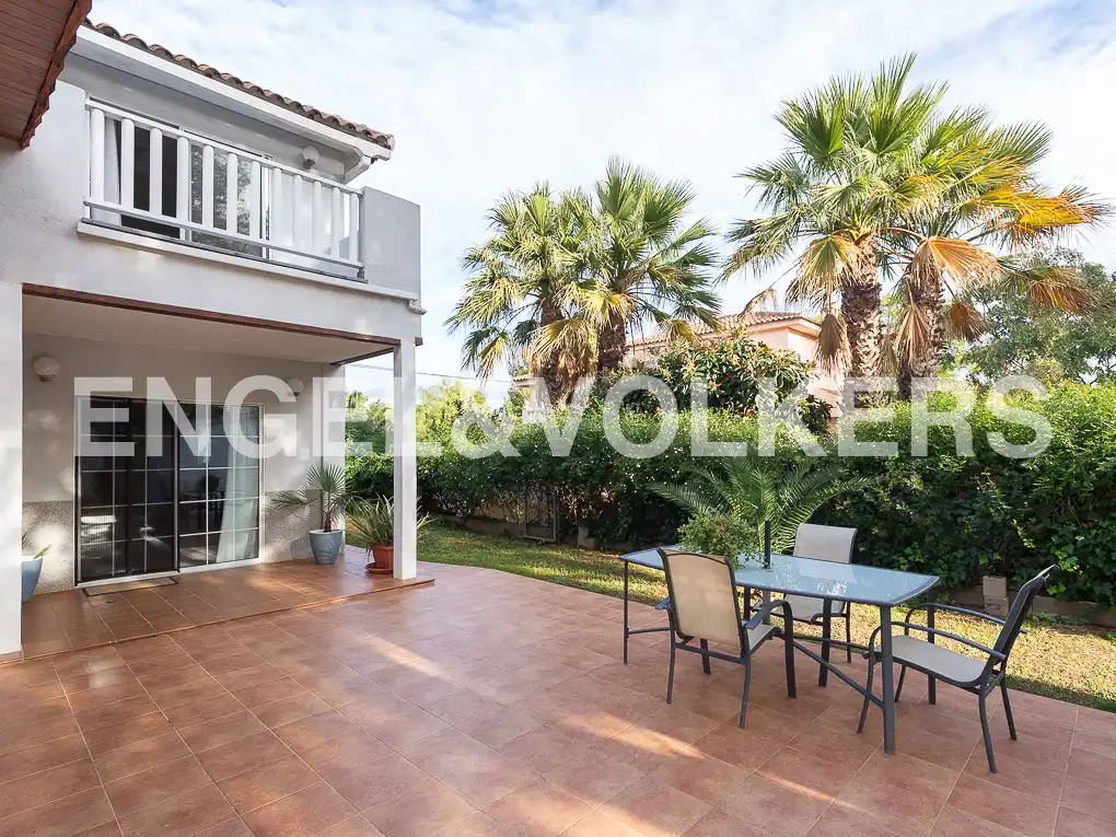 Terraza de Casa o chalet de alquiler en Serra con Calefacción, Jardín privado y Parquet