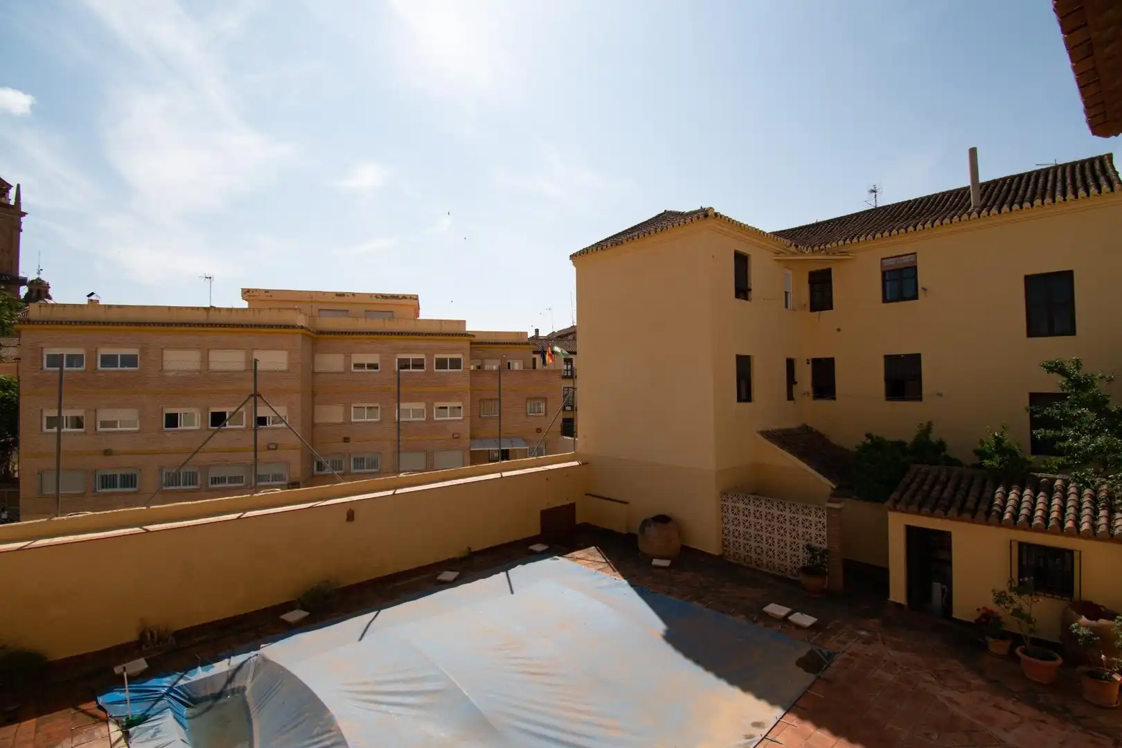 Vista exterior de Casa o xalet en venda en Guadix amb Calefacció, Traster i Piscina