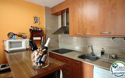 Kitchen of Apartment for sale in Empuriabrava  with Community pool