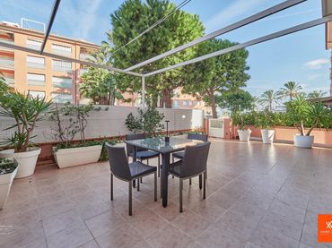 Baixos amb piscina en venda a L'Estany